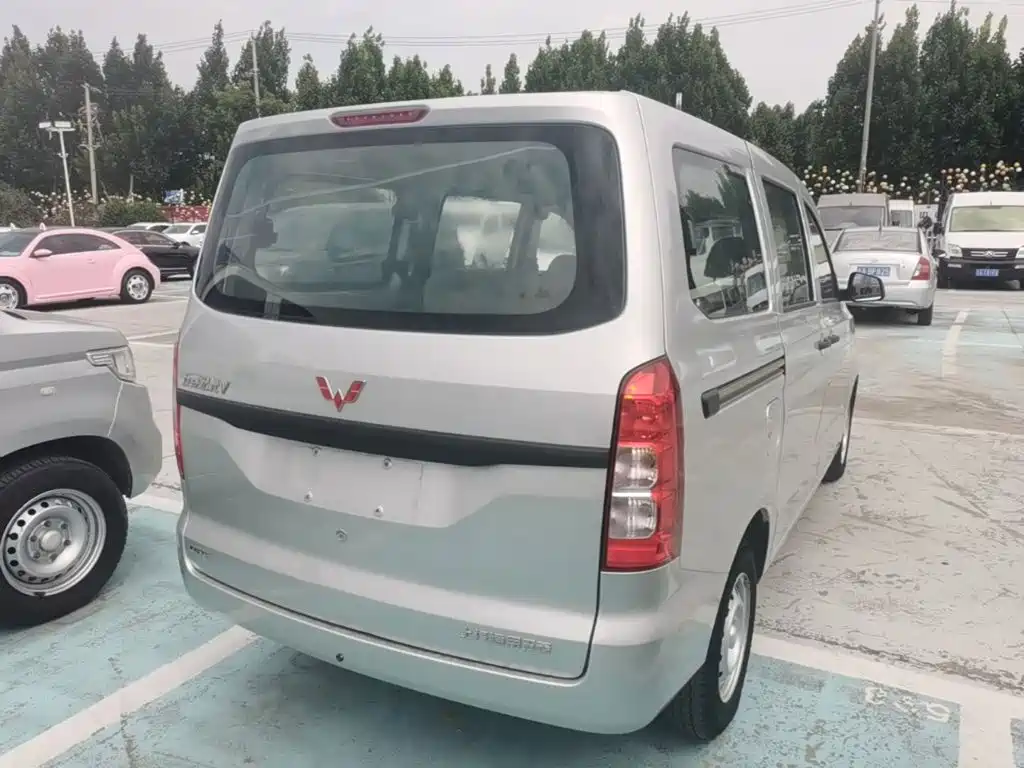 Wuling Hongguang V — миниатюра 7