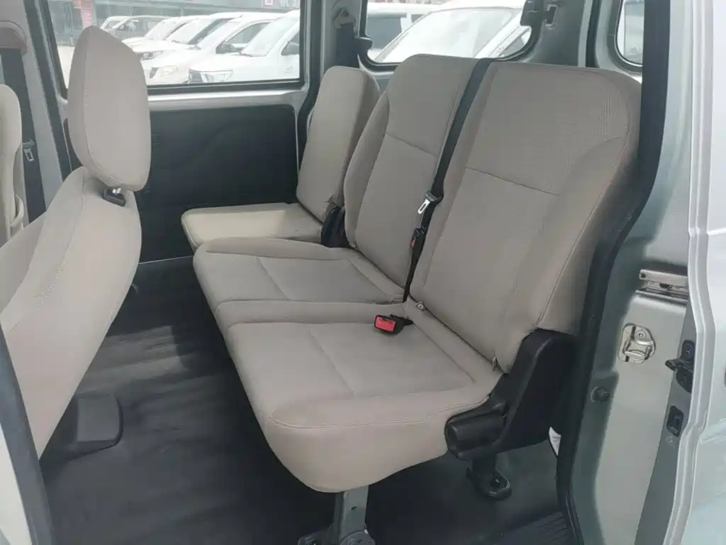Wuling Hongguang V — миниатюра 17