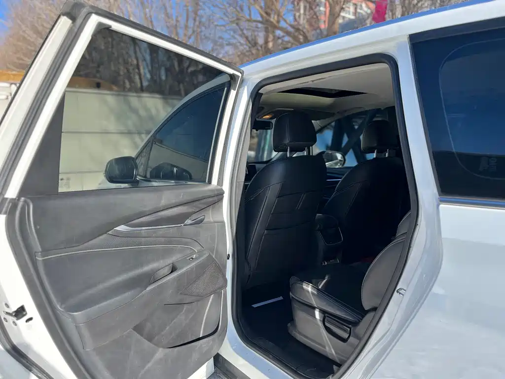 SAIC MAXUS CHASE G50