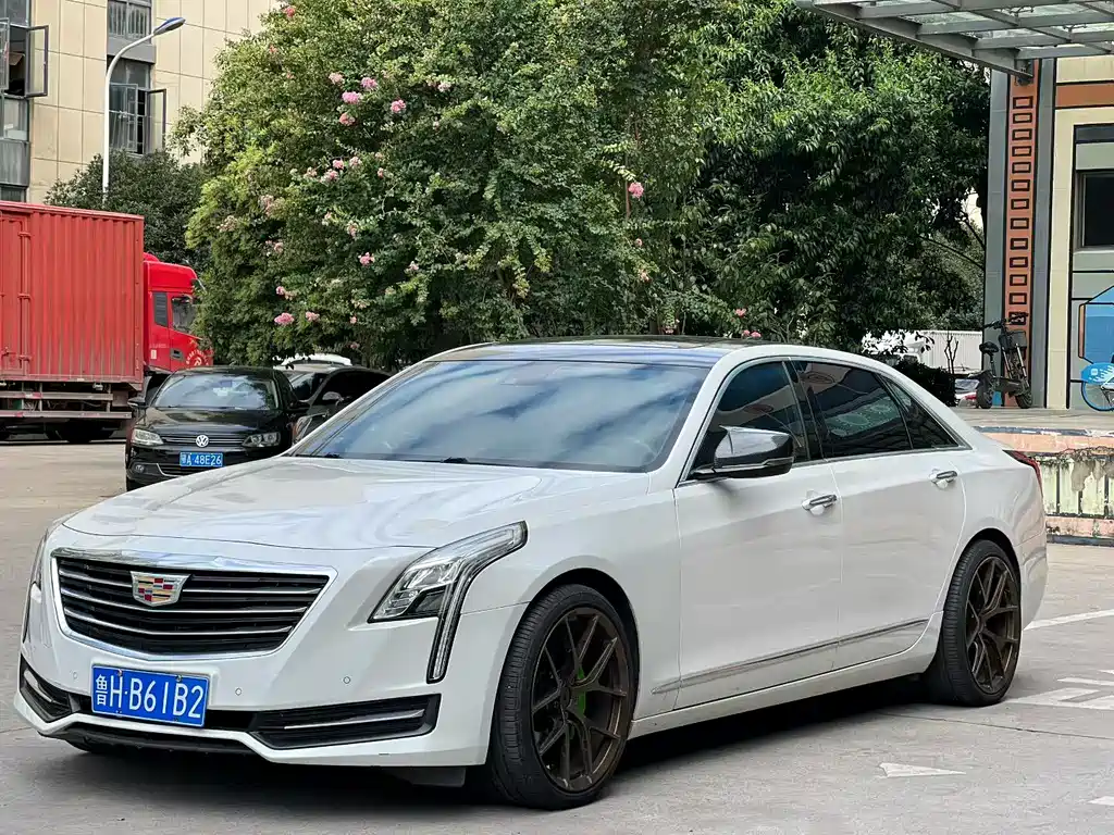 CADILLAC CT6