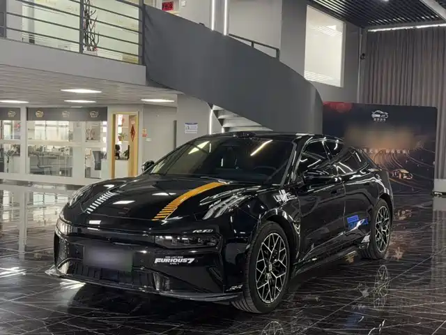 2025 Zeekr 001