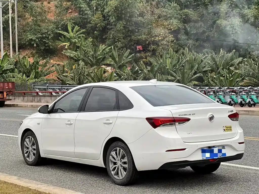 Buick Excelle — миниатюра 5