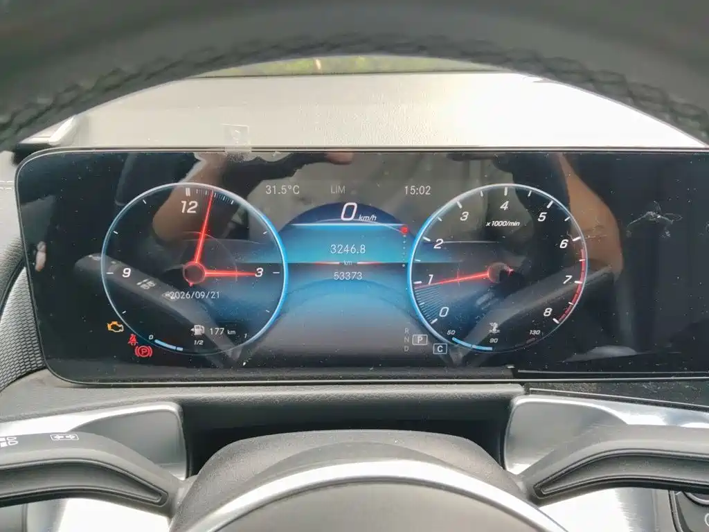 Mercedes-Benz GLB — миниатюра 12