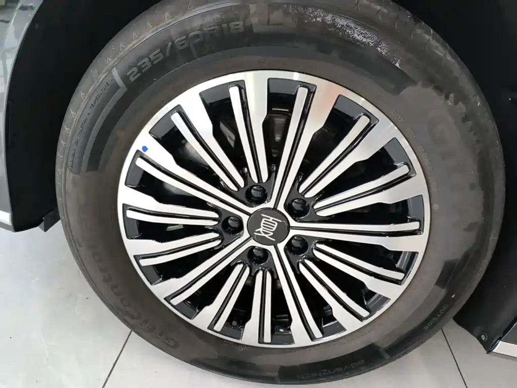 BYD Xia — миниатюра 23