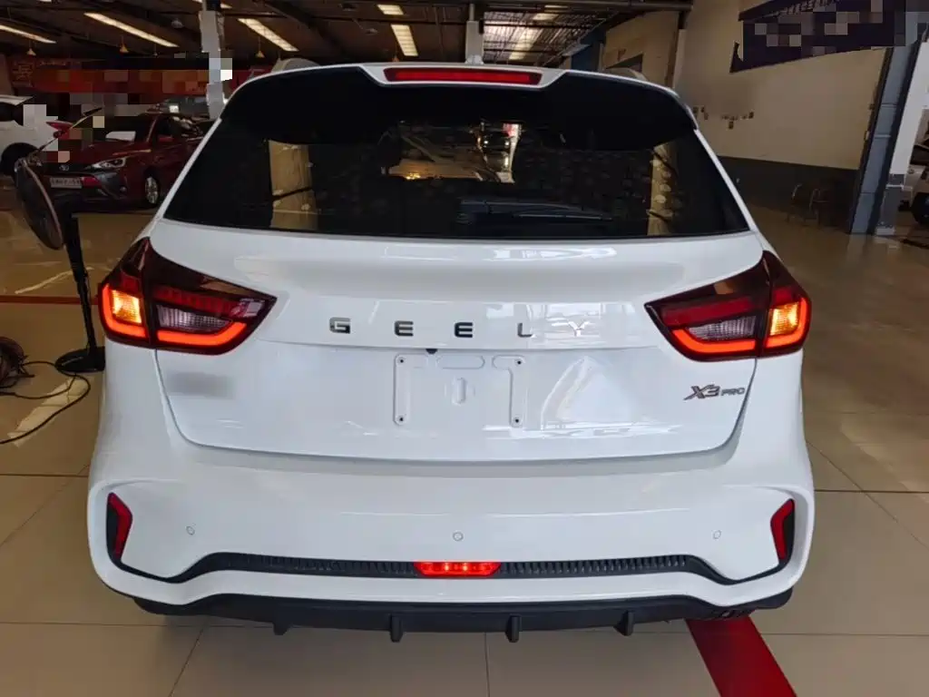 Geely Vision X3 — миниатюра 6