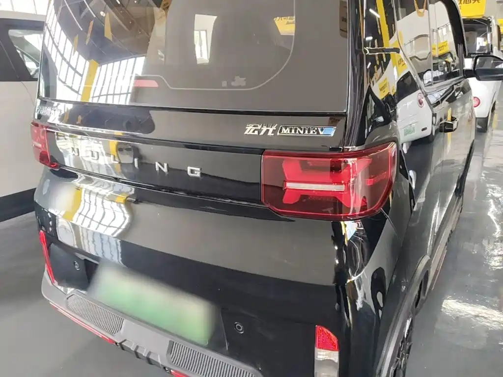 Wuling MINIEV — миниатюра 7