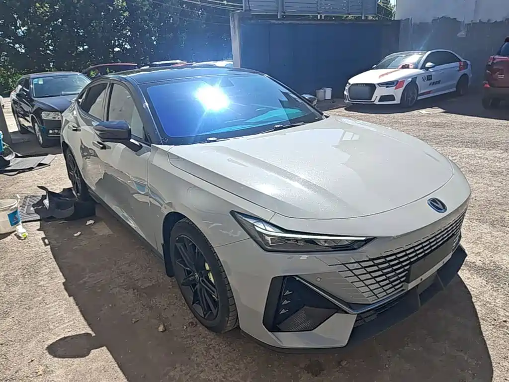 Changan UNI-V — миниатюра 4