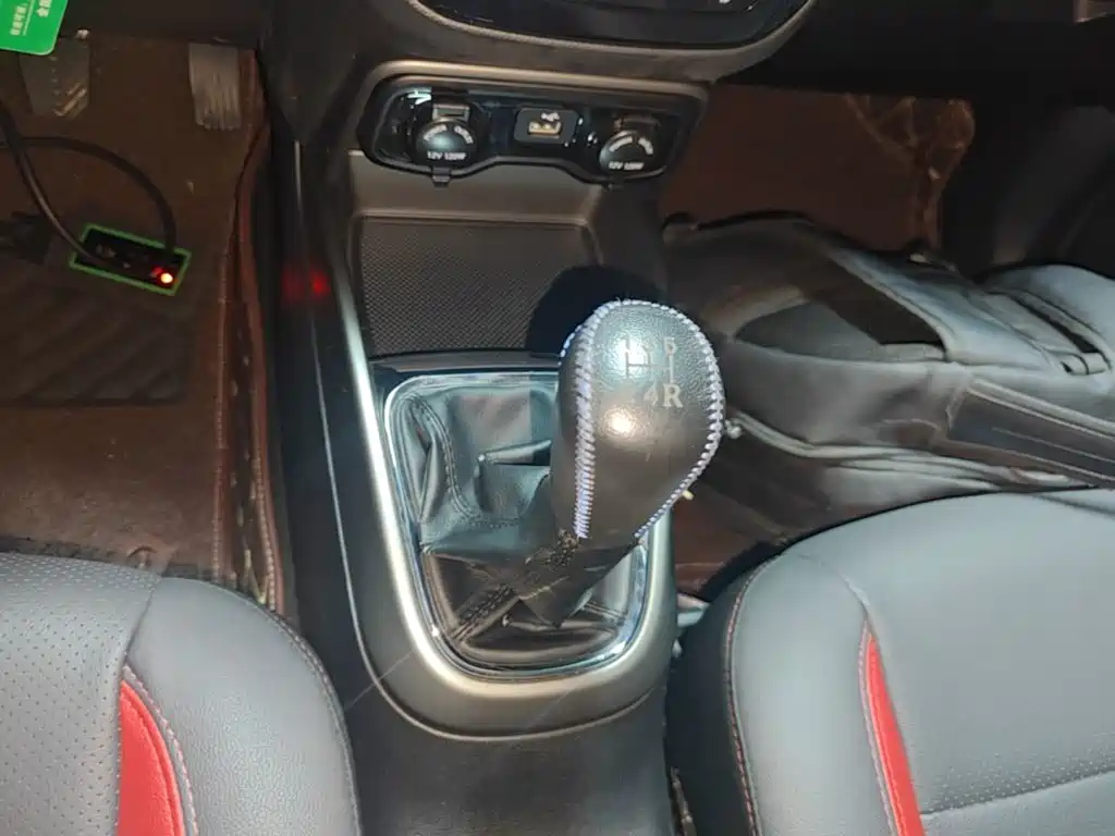 Changan CS15 — миниатюра 14
