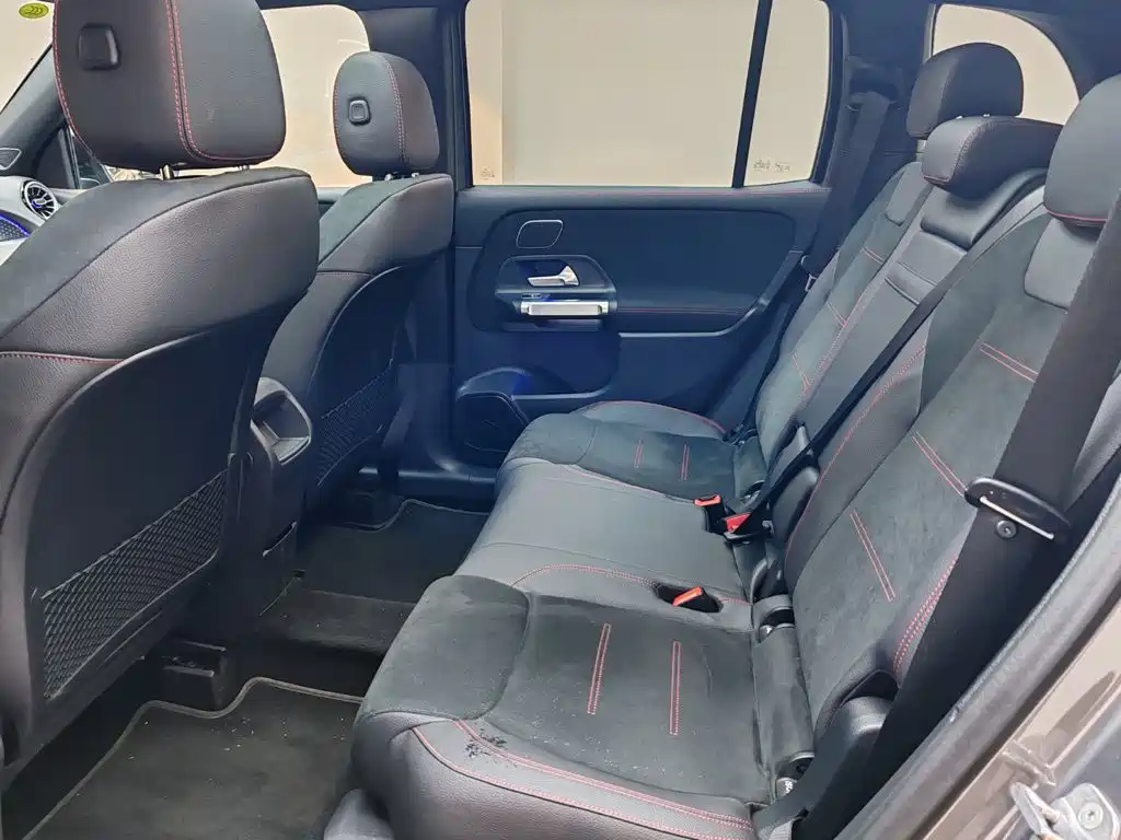 Mercedes-Benz GLB AMG — миниатюра 10