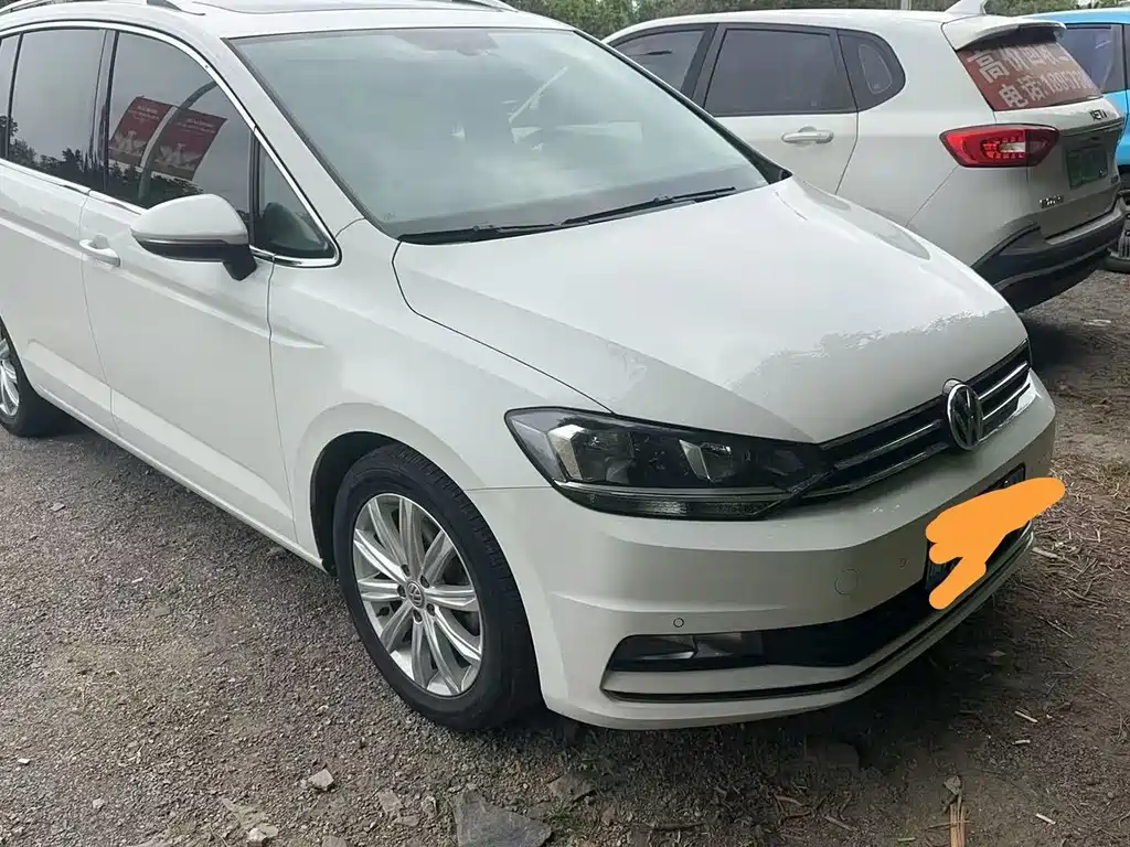 Volkswagen Touran — миниатюра 2