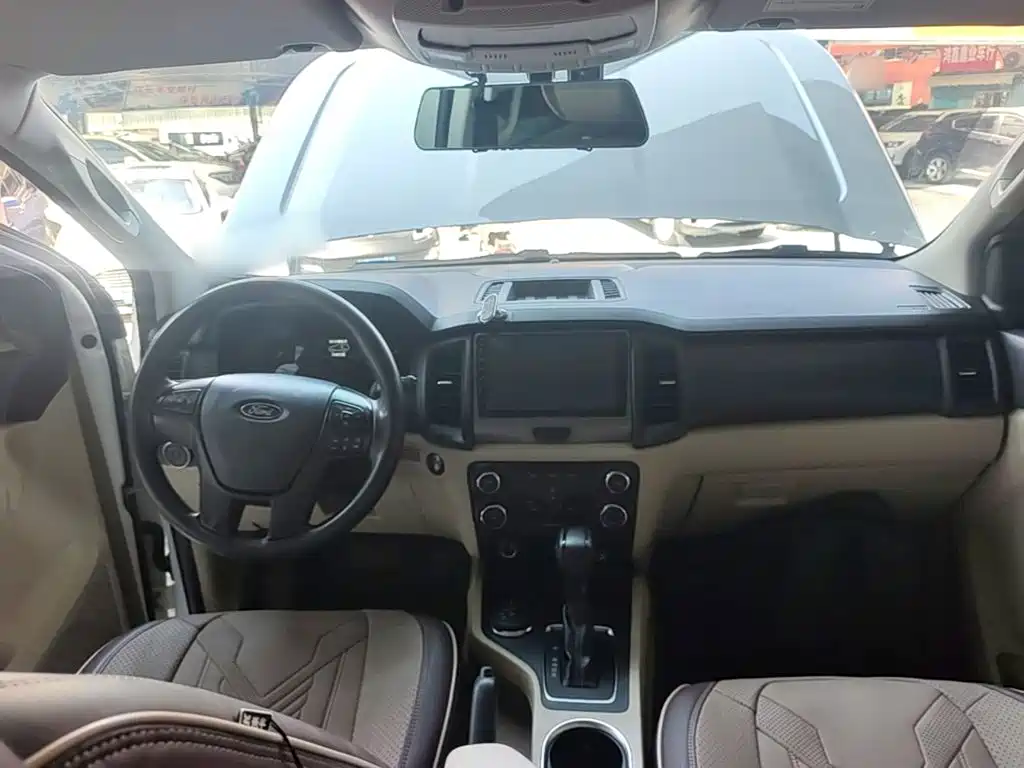Ford Everest — миниатюра 10