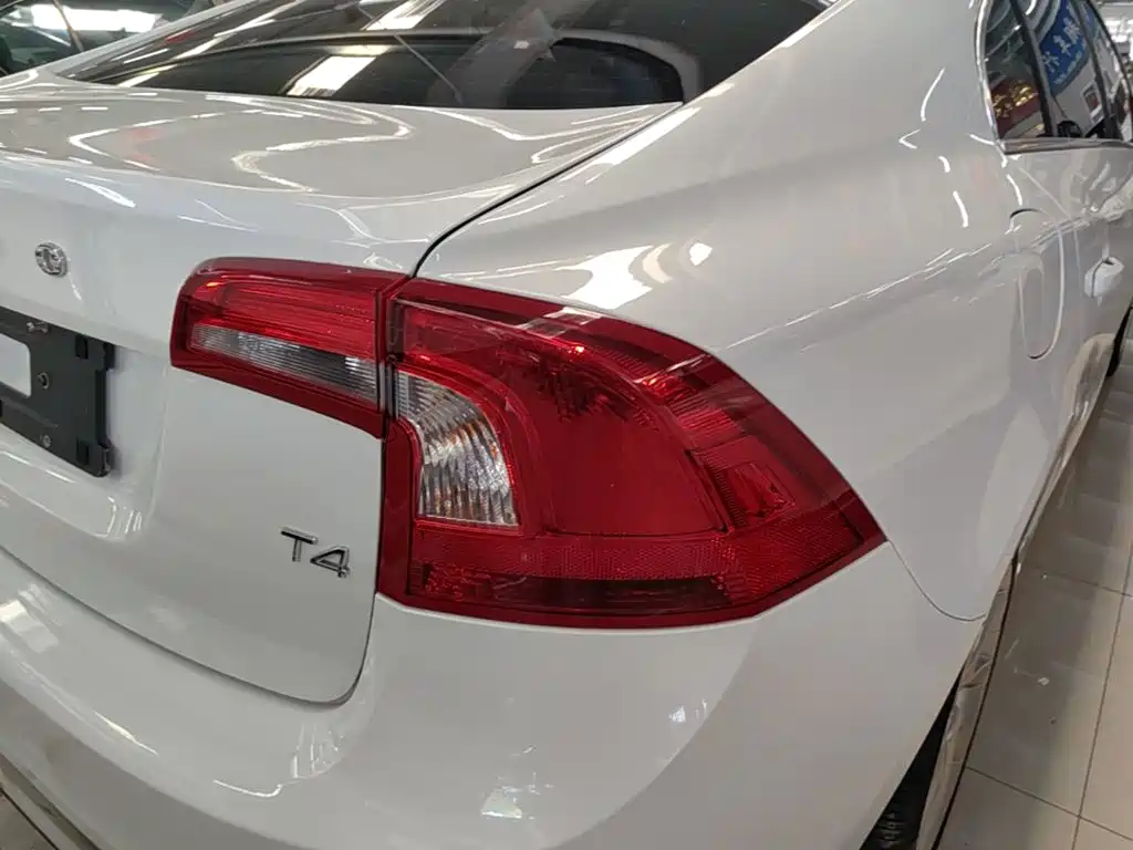 Volvo S60 — миниатюра 8