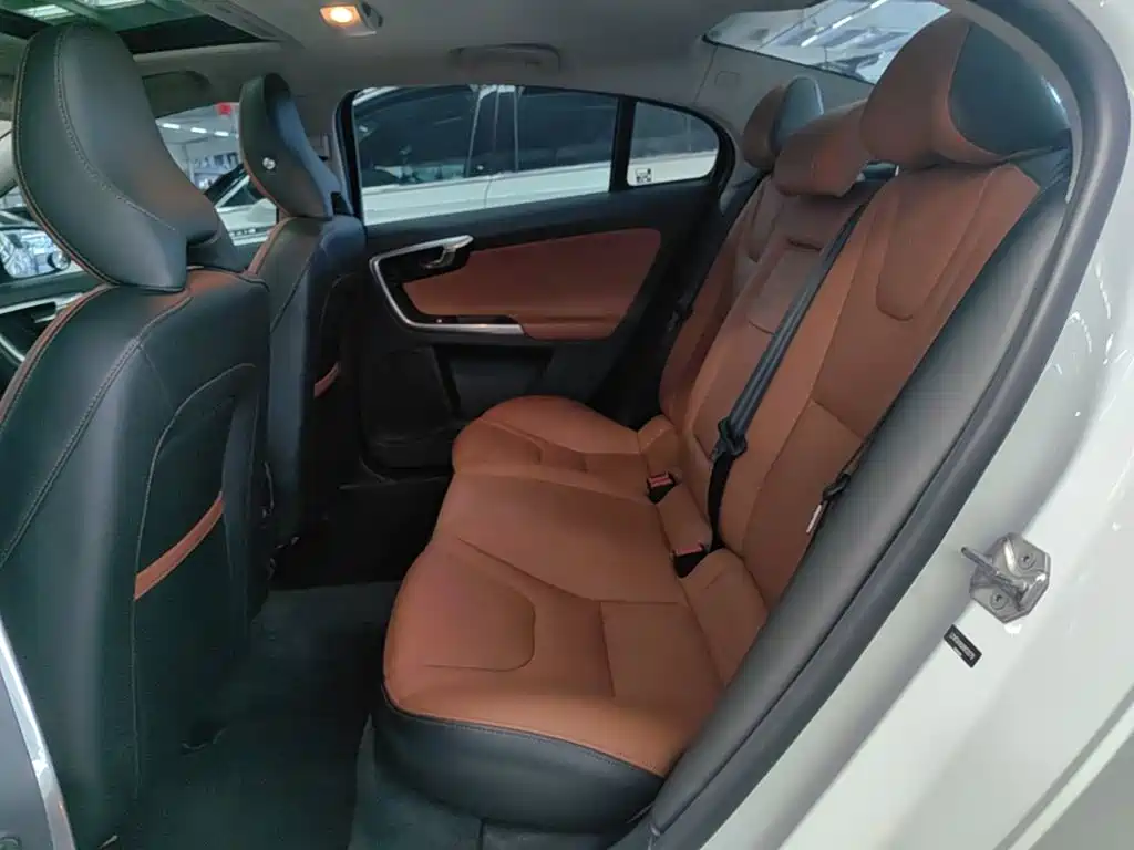Volvo S60 — миниатюра 17