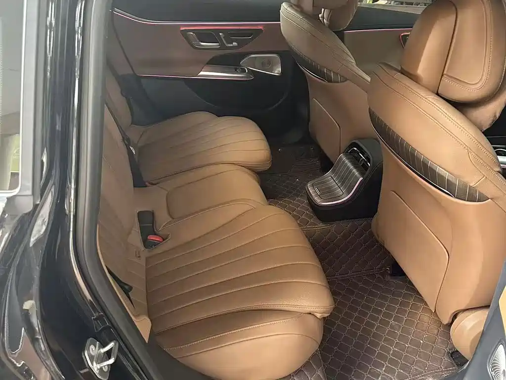 Mercedes-Benz E-Class — миниатюра 4