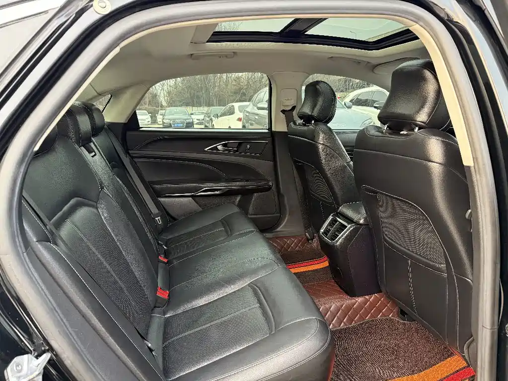 Ford Taurus — миниатюра 9