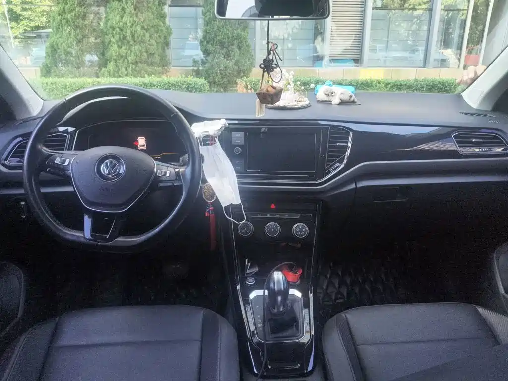 Volkswagen T-Roc — миниатюра 10