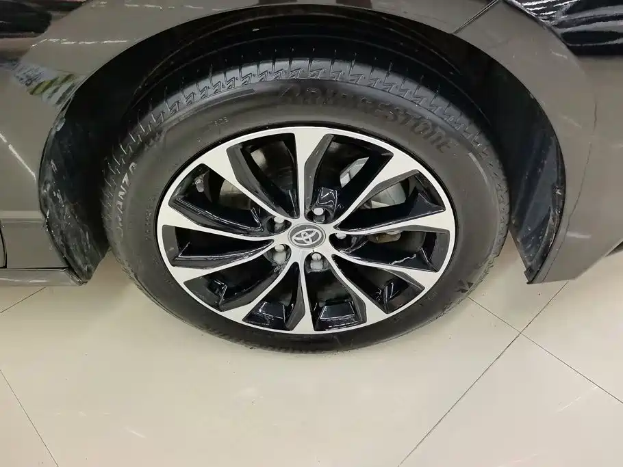 Toyota Avalon — миниатюра 6