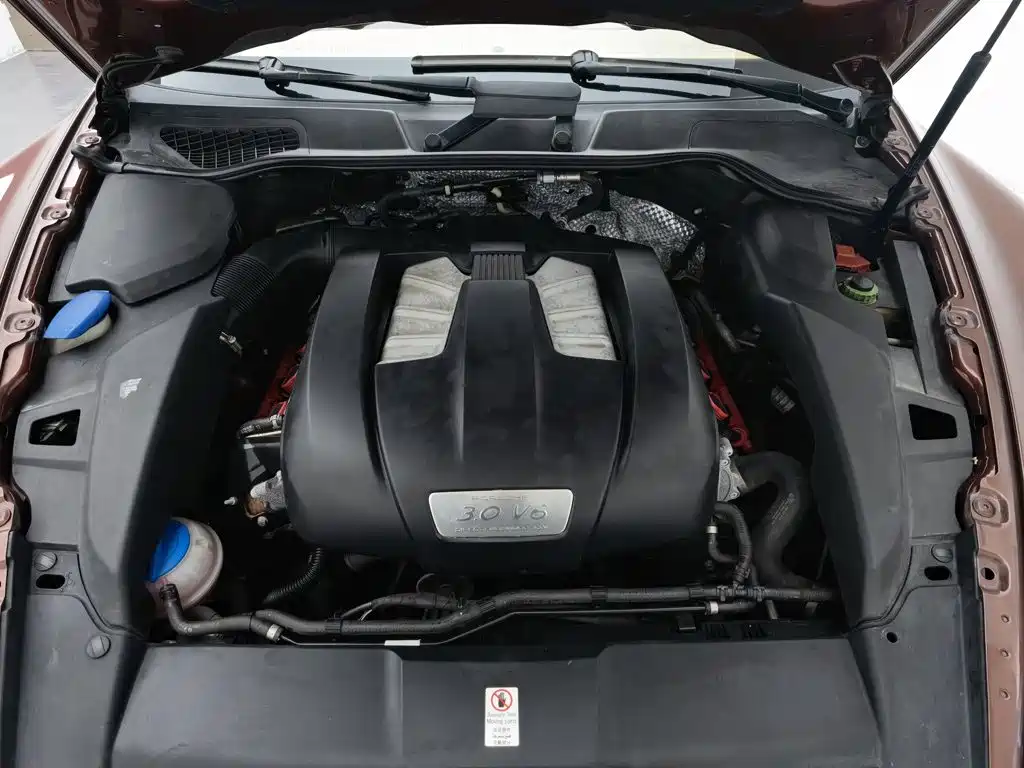Porsche Cayenne — миниатюра 6
