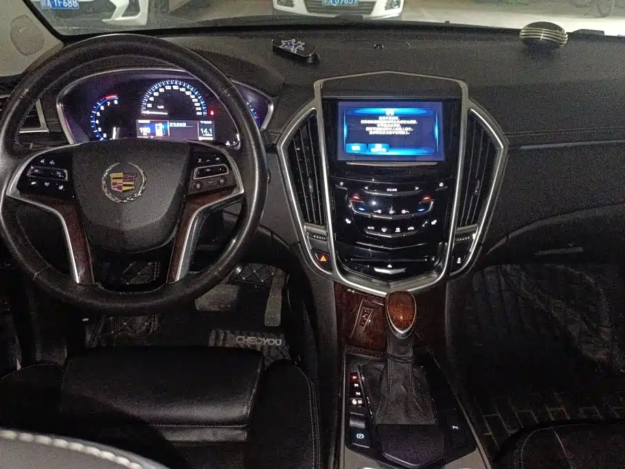 Cadillac SRX — миниатюра 12