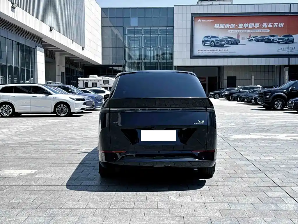 XPeng X9 — миниатюра 13