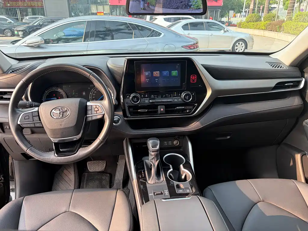 Toyota Highlander — миниатюра 19