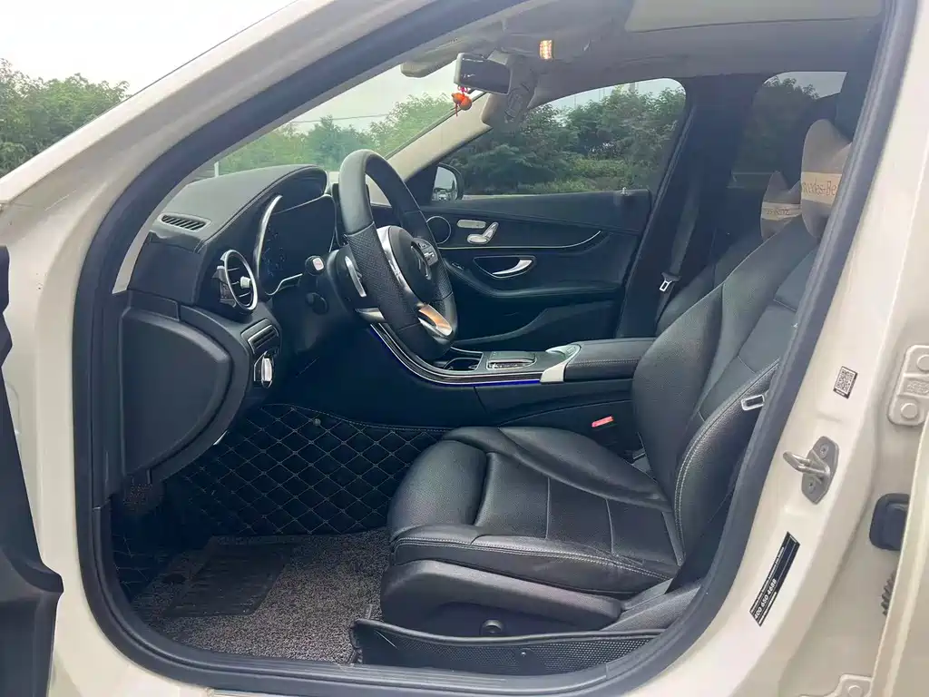 Mercedes-Benz C-Class — миниатюра 6