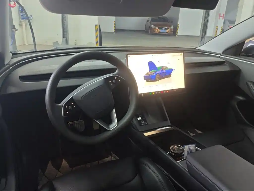 Tesla Model 3 — миниатюра 3