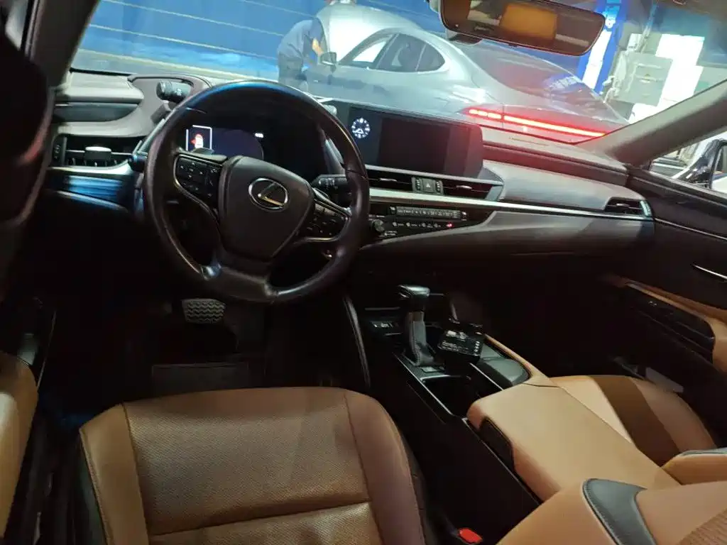 Lexus ES — миниатюра 5