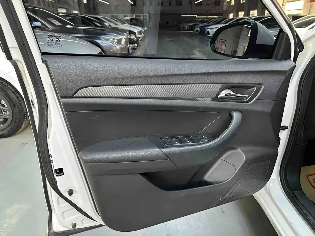 Roewe 360 — миниатюра 11