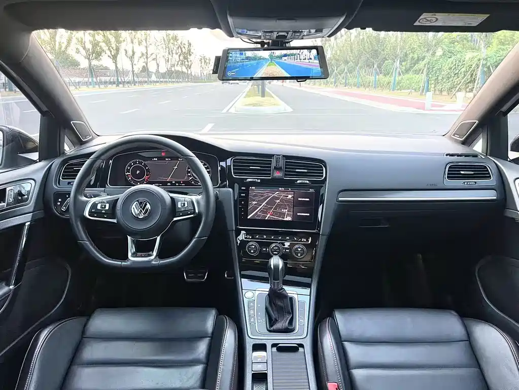 Volkswagen Golf GTI — миниатюра 12