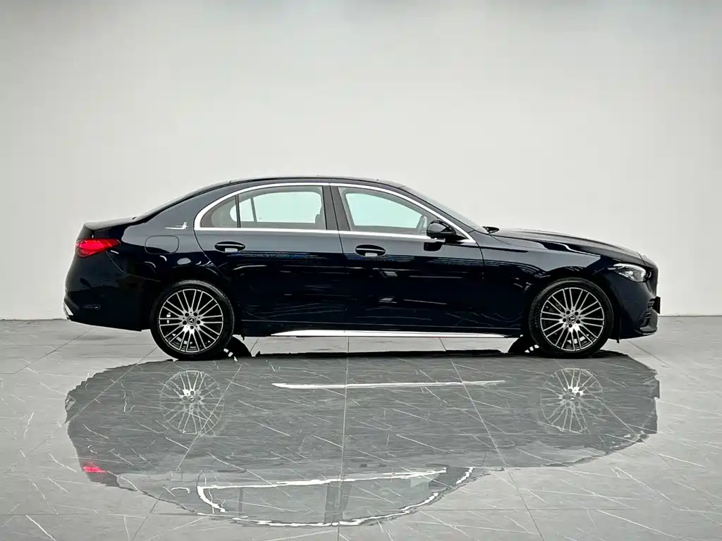 Mercedes-Benz C-Class — миниатюра 7