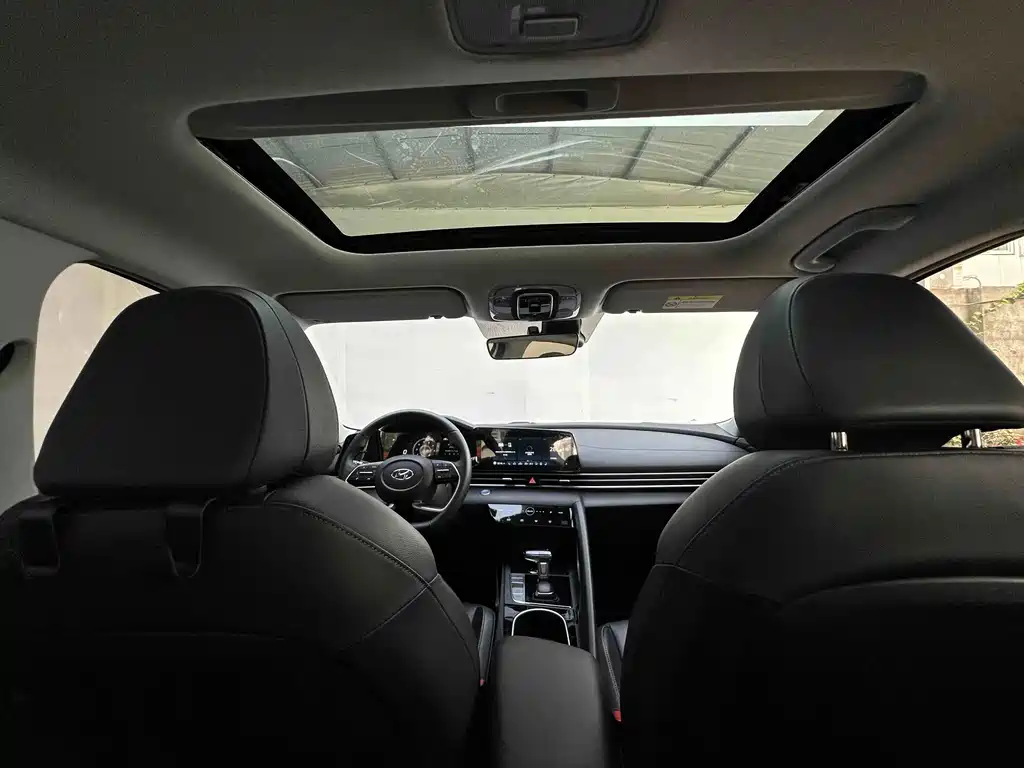 Hyundai Elantra — миниатюра 18