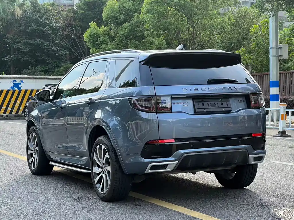 Land Rover Discovery Sport 2023 — фото 9