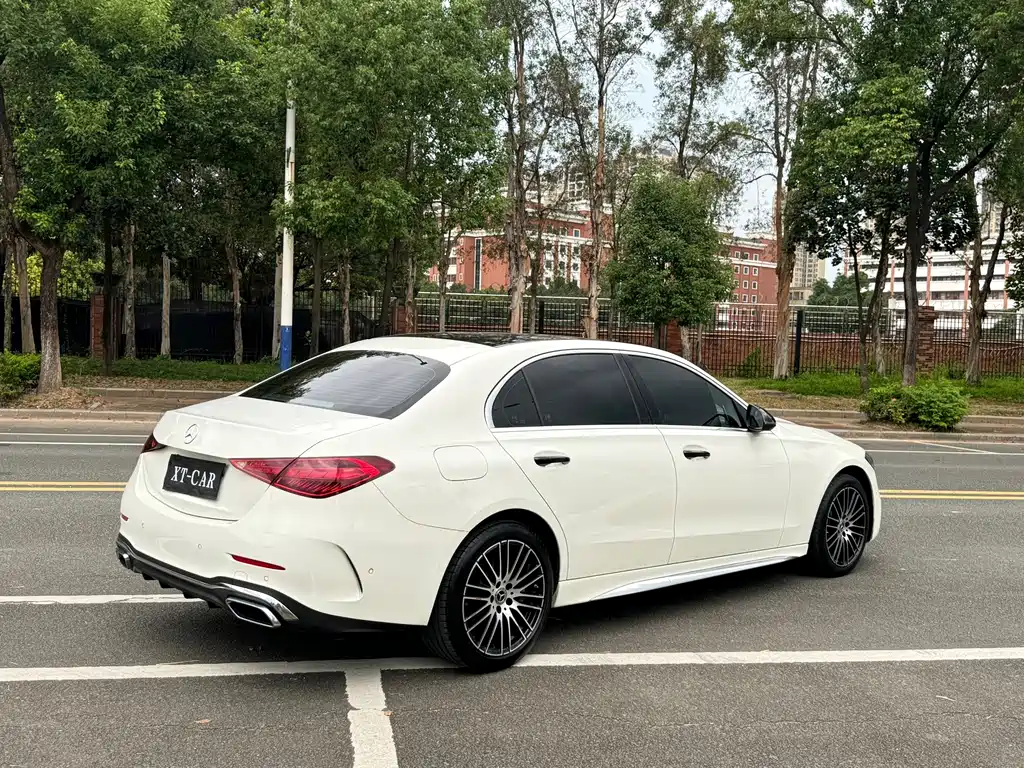 Mercedes-Benz C-Class — миниатюра 8