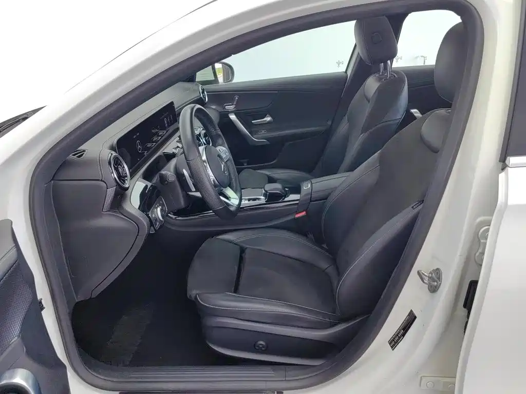 Mercedes-Benz A-Class — миниатюра 8