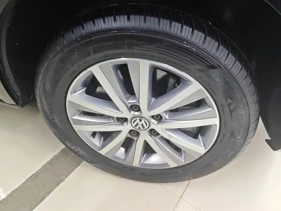 Volkswagen Caravelle — миниатюра 6