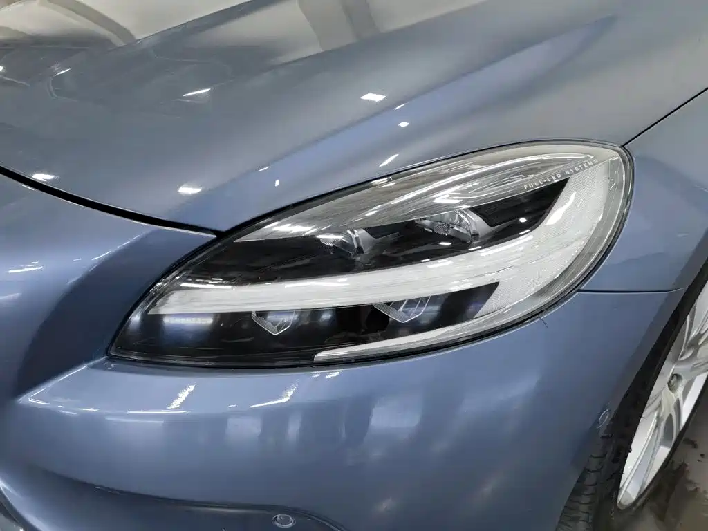 Volvo V40 — миниатюра 7