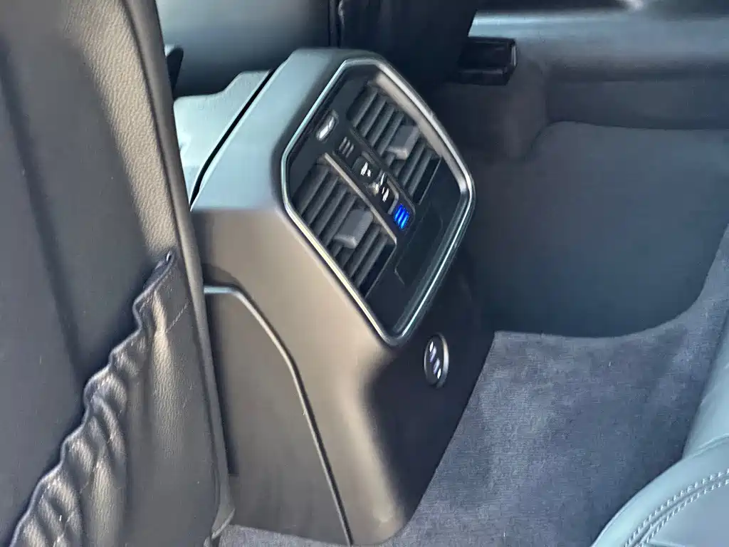 Porsche Macan — миниатюра 13