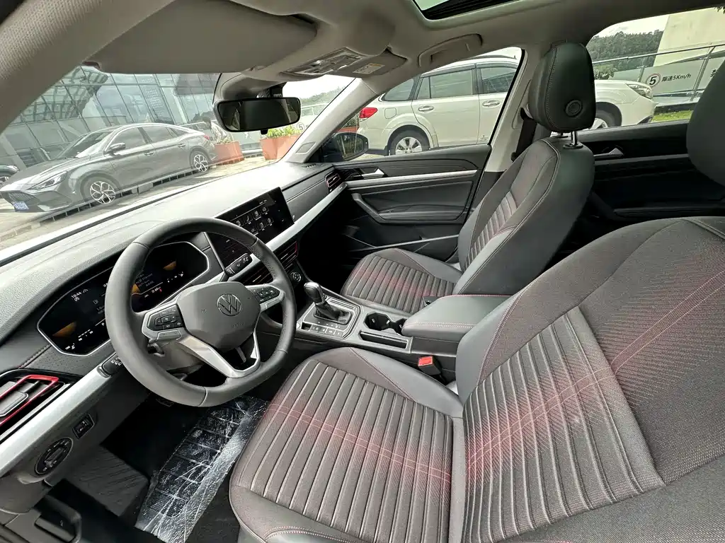 Volkswagen Lavida — миниатюра 6