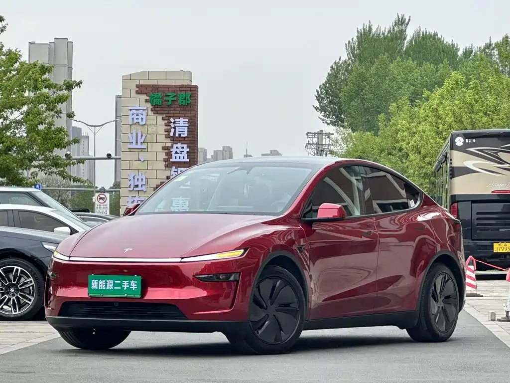 Tesla Model Y 2026