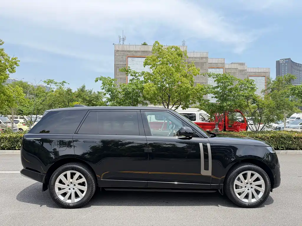 Land Rover Range Rover — миниатюра 4