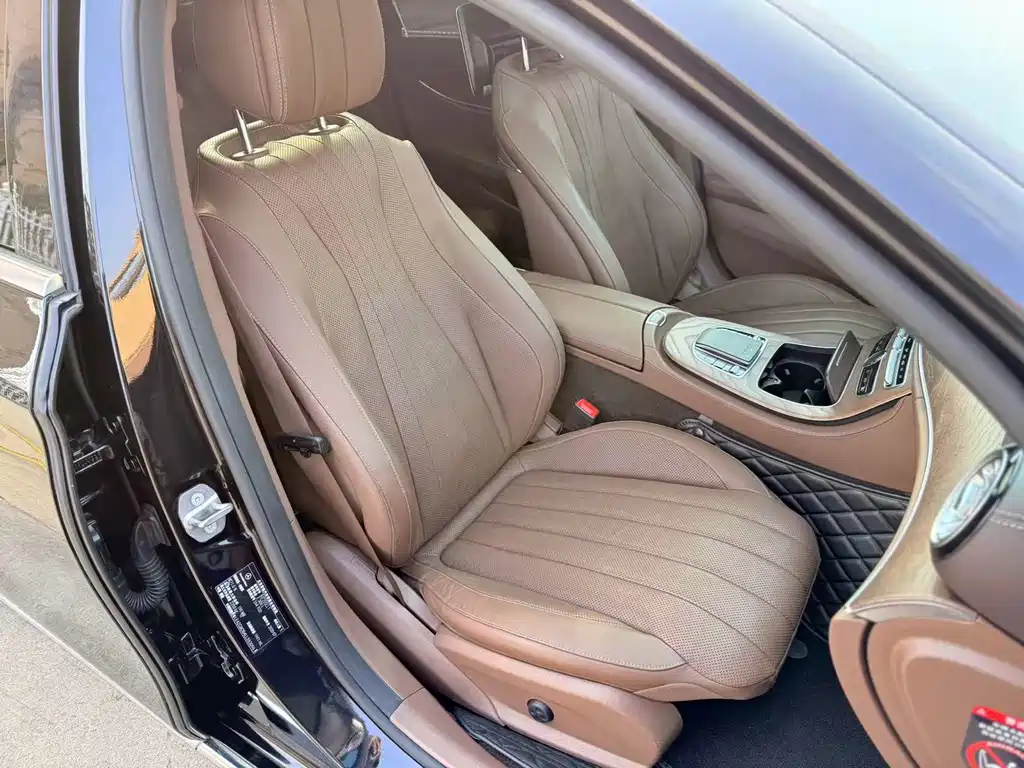 Mercedes-Benz E-Class — миниатюра 19