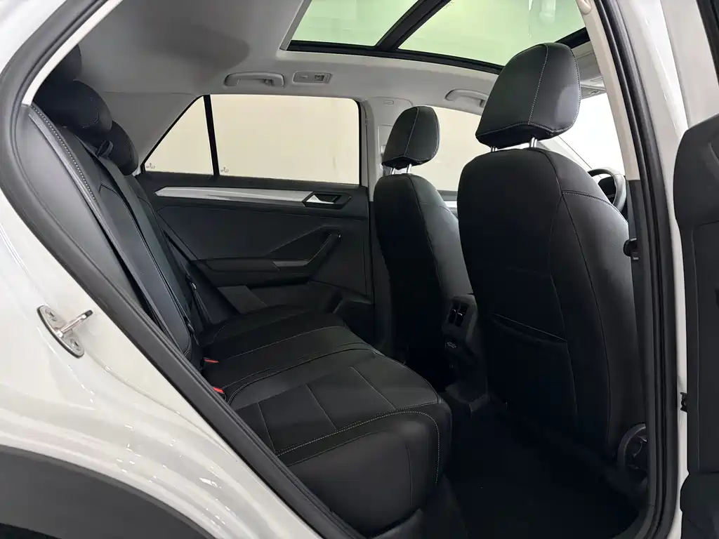 VOLKSWAGEN T ROC EXPLORING SONGS