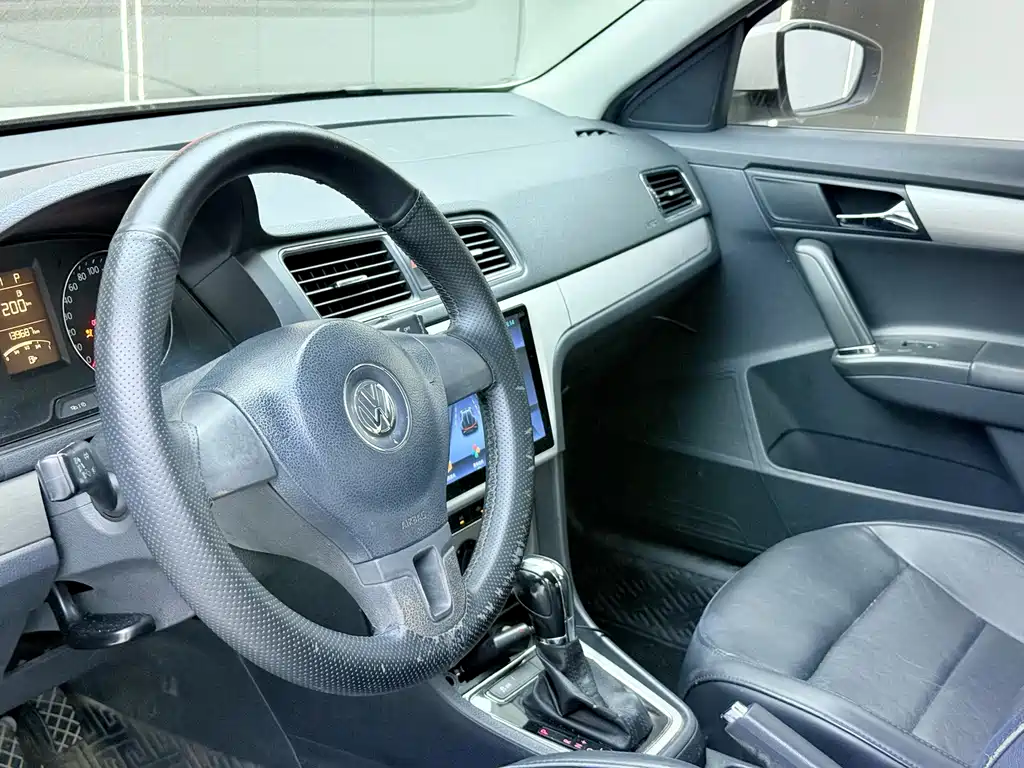 Volkswagen Lavida — миниатюра 5