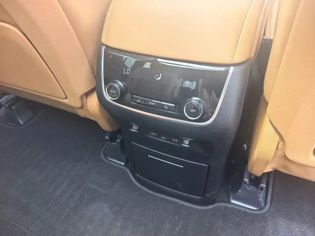 Li Auto Li ONE — миниатюра 24