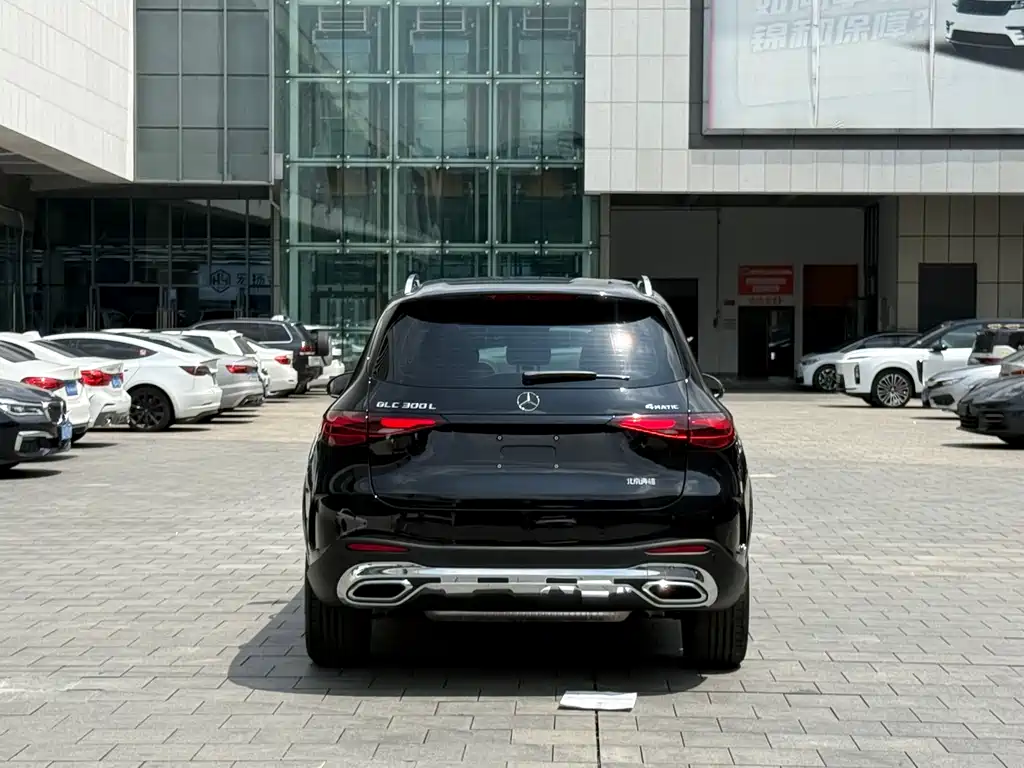 Mercedes-Benz GLC 2025 GLC 300 L 4MATIC 5 мест