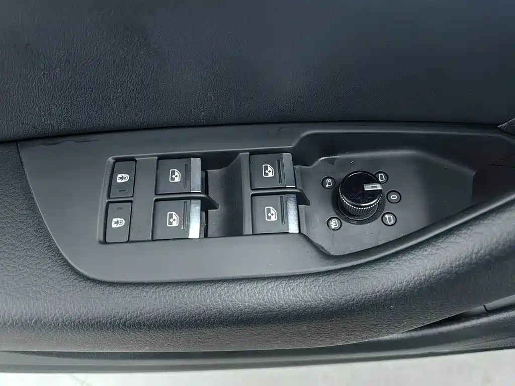 Audi A6L — миниатюра 24