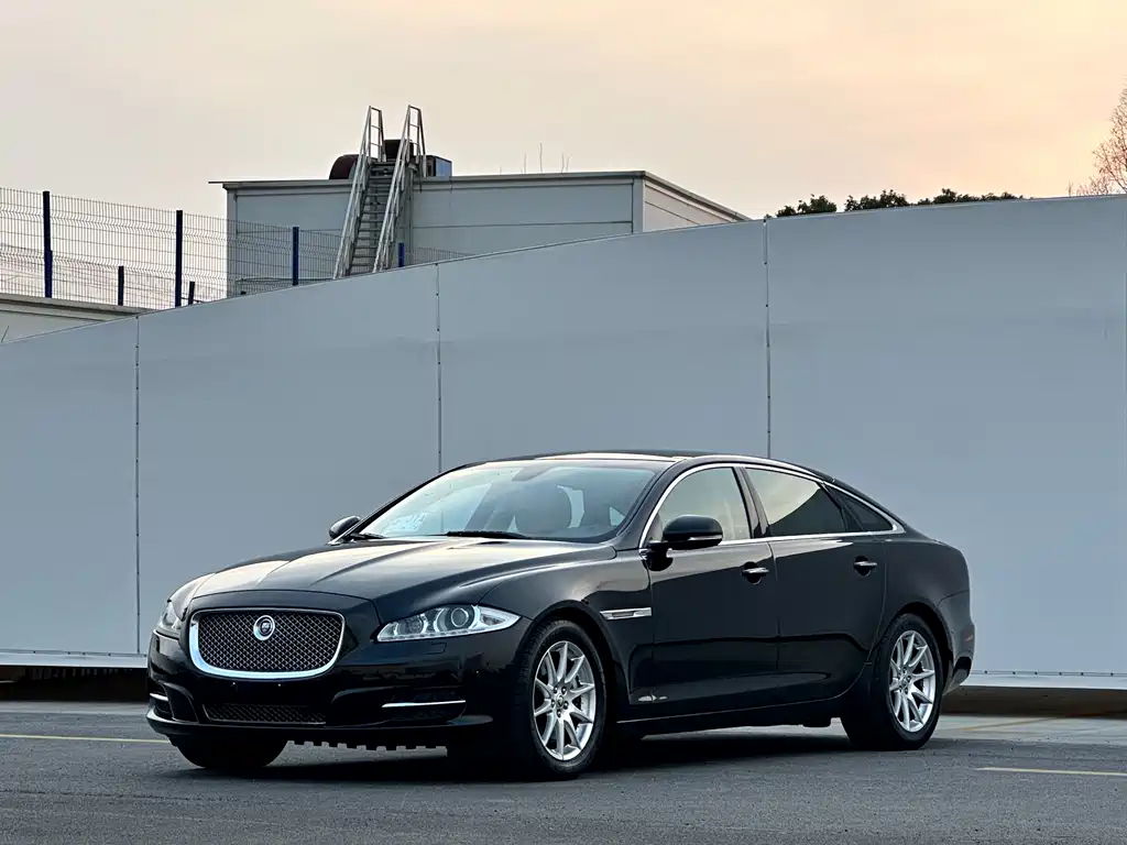 Jaguar XJ 2011