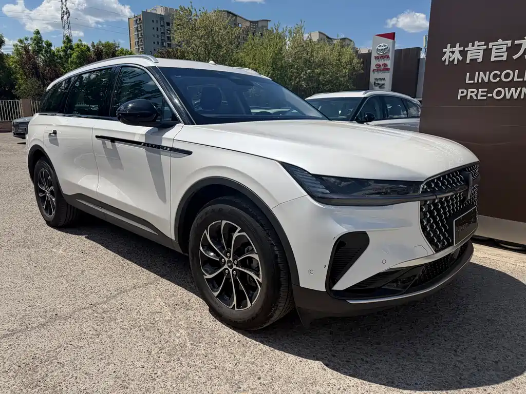 Lincoln Nautilus 2023 2.0T Premium