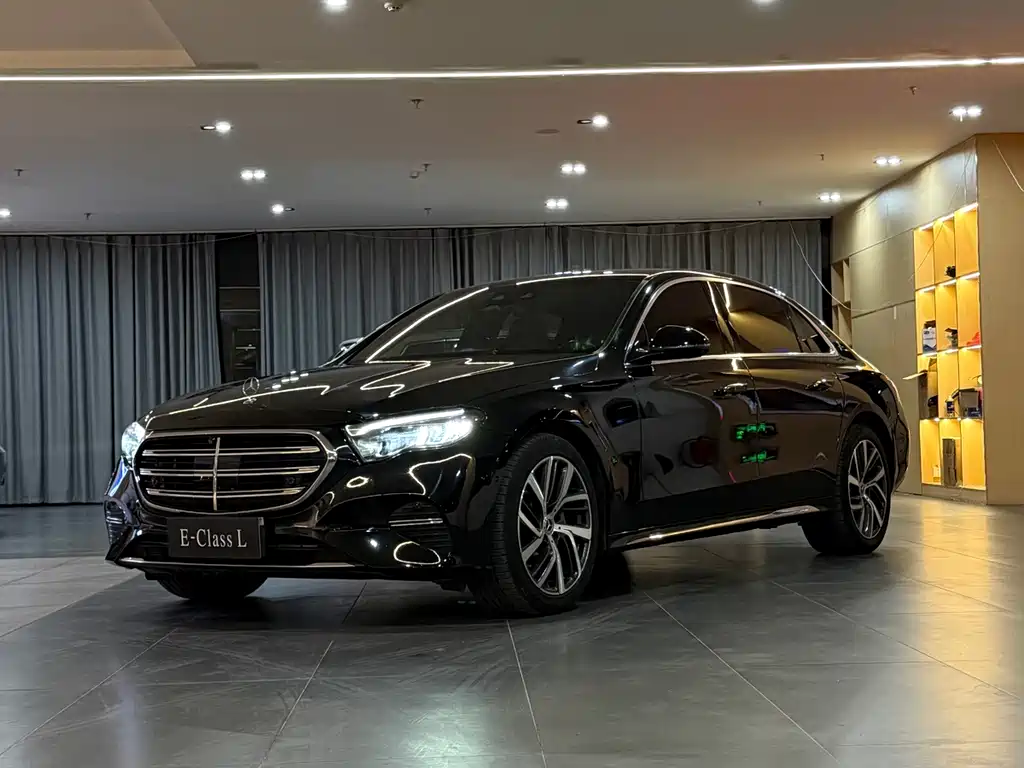 Mercedes-Benz E-Class — миниатюра 3